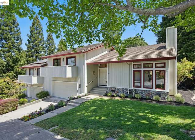 Property at 17 Via Barcelona, Moraga, CA 94556, 3 beds, 2.5 baths