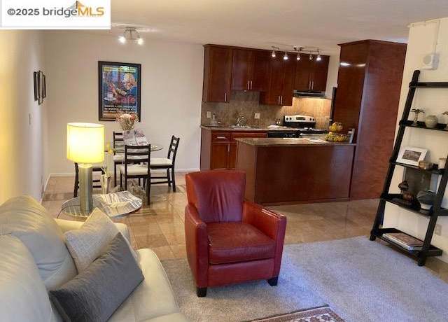 Property at 375 Jayne Ave #106, Oakland, CA 94610, 1 bed, 1 bath