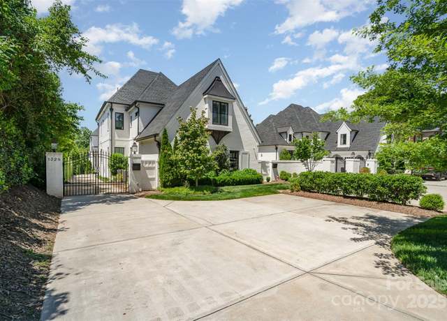 Property at 1328 S Kings Dr, Charlotte, NC 28207, 4 beds, 4.5 baths