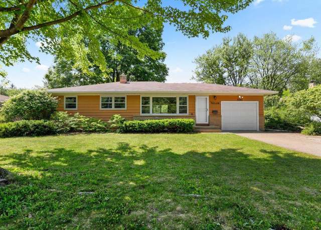 Property at 2020 Cameron Dr, Madison, WI 53711, 3 beds, 2.5 baths