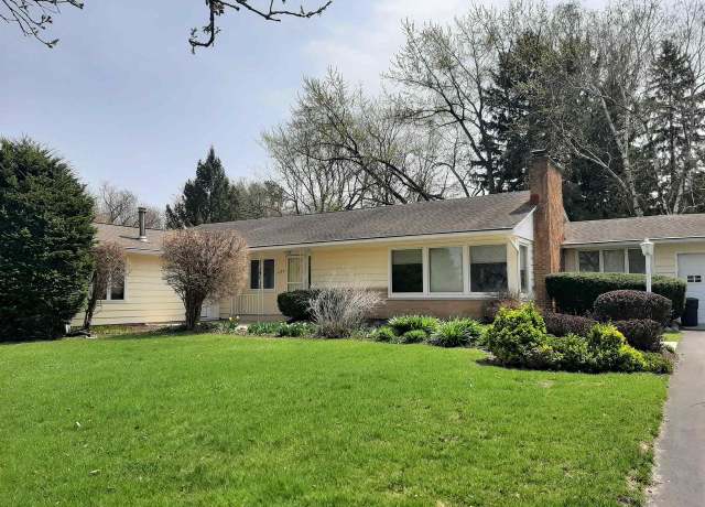 Property at 5109 Whitcomb Dr, Madison, WI 53711, 3 beds, 2 baths