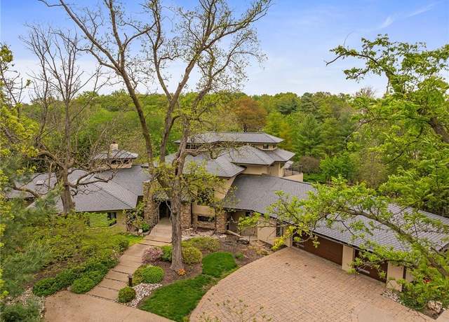 Property at 8700 Lee Blvd, Leawood, KS 66206, 4 beds, 5 baths