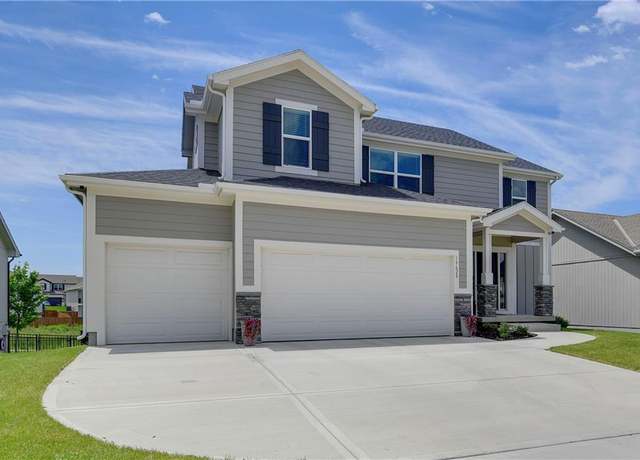 Property at 19629 W 196th St, Spring Hill, KS 66083, 4 beds, 2.5 baths