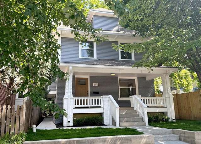 Property at 1014 E 42nd St, Kansas City, MO 64110, 3 beds, 1.5 baths