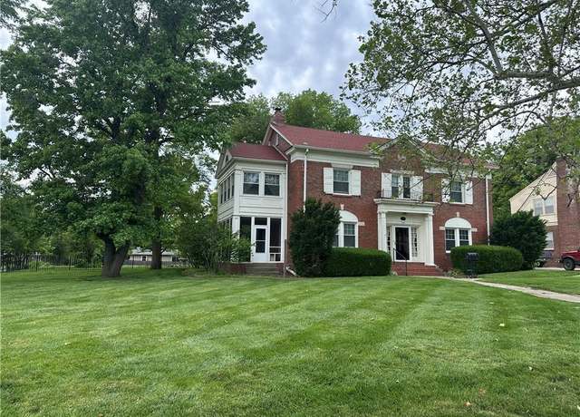 Property at 303 N Lake St, Pleasant Hill, MO 64080, 4 beds, 2 baths