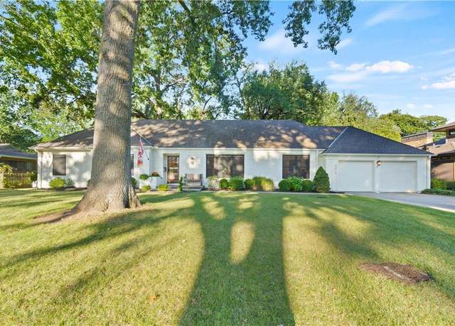 Property at 9410 Ensley Ln, Leawood, KS 66206, 5 beds, 3.5 baths