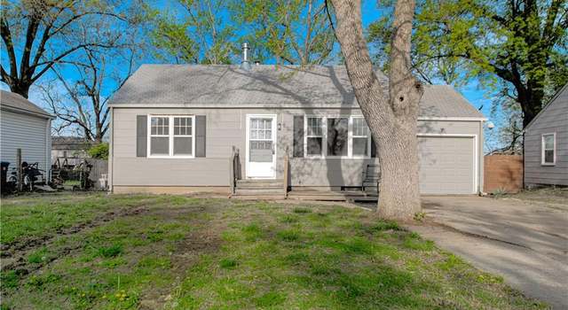 Photo of 4910 Birch St, Roeland Park, KS 66205