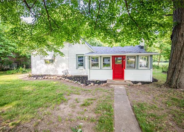 Property at 840 Oakwood Blvd, OH 44077, 2 beds, 1.5 baths