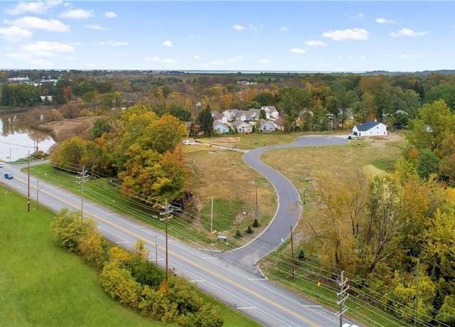 Property at 37 Blue Heron Ct, Painesville, OH 44077