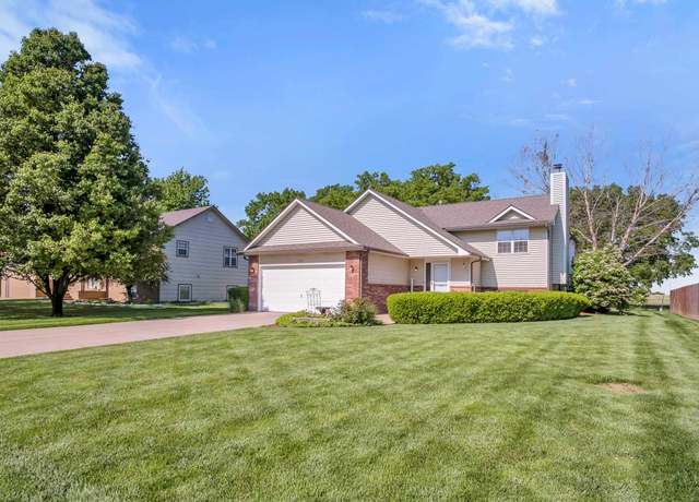 Property at 1303 Redbud Ct, Halstead, KS 67056, 5 beds, 3 baths