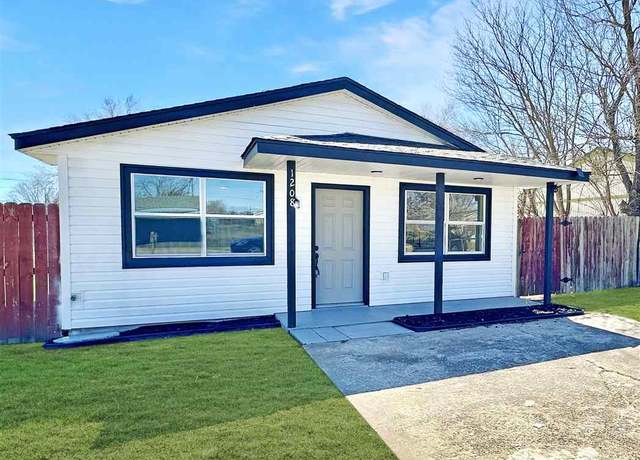 Property at 1208 SW Pennsylvania Ave, Lawton, OK 73501, 3 beds, 1 bath