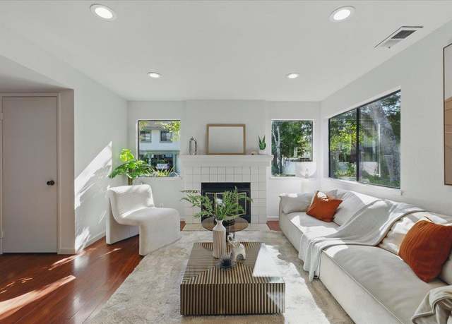 Property at 34791 Dorado Cmn, Fremont, CA 94555, 2 beds, 2.5 baths