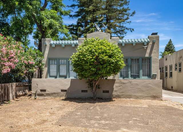Property at 141 Clinton St, Redwood City, CA 94062, 2 beds, 1 bath