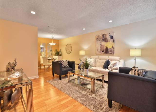 Property at 695 S Knickerbocker Dr #4, Sunnyvale, CA 94087, 2 beds, 2 baths