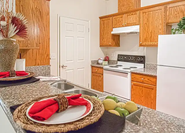 Property at Horizons West - 5066-5098 N Marty Ave, Fresno, CA, 93711, 2 beds, 1-2 bath, [object Object]