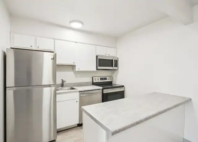 Property at Fieldhouse View Apartments - 1735 W 19th St, Lawrence, KS, 66046, 1-2 bed, 1 bath, [object Object]