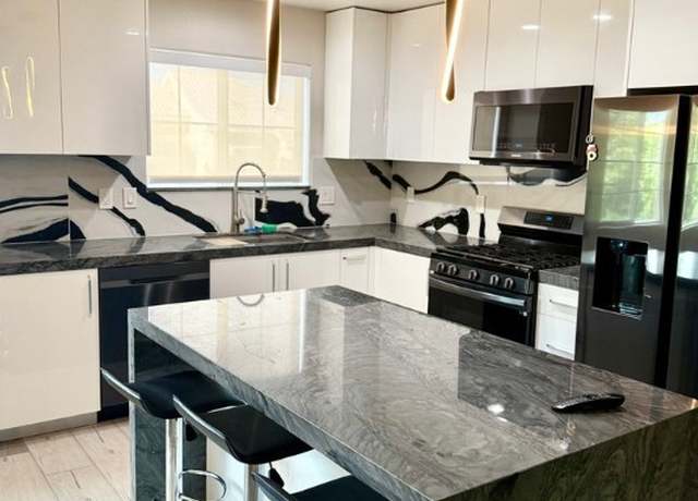 Photo of 300 Amber Pine St #202, Las Vegas, NV 89144